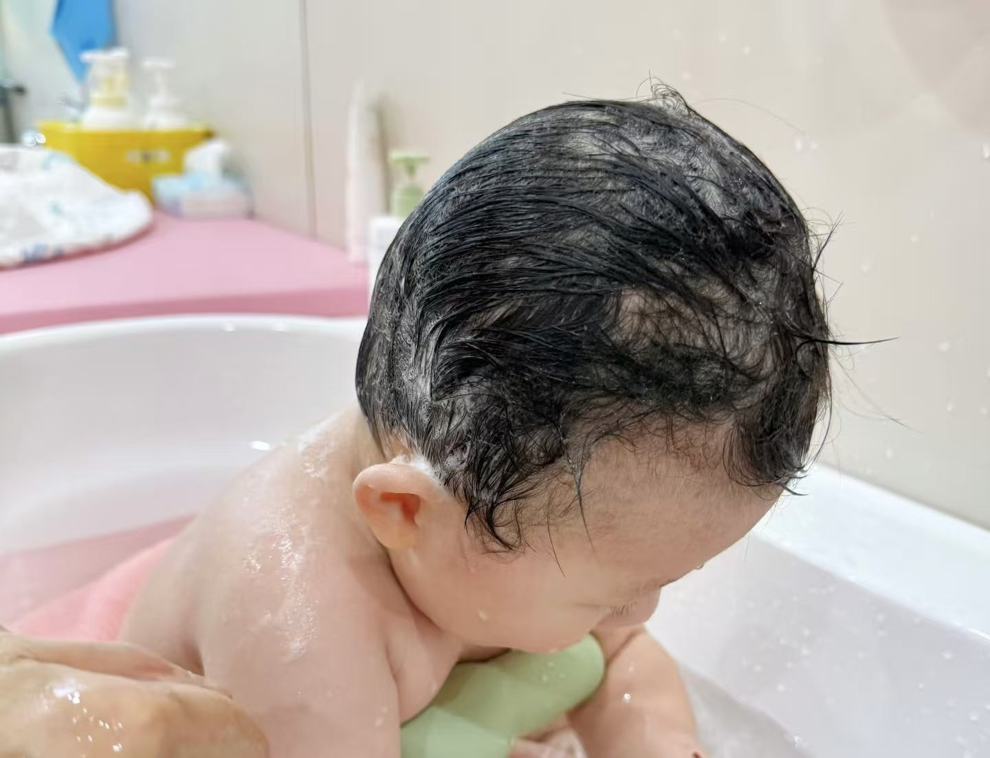 Fréquence des Bains d'un Nouveau-né : Guide Pratique pour les Parents